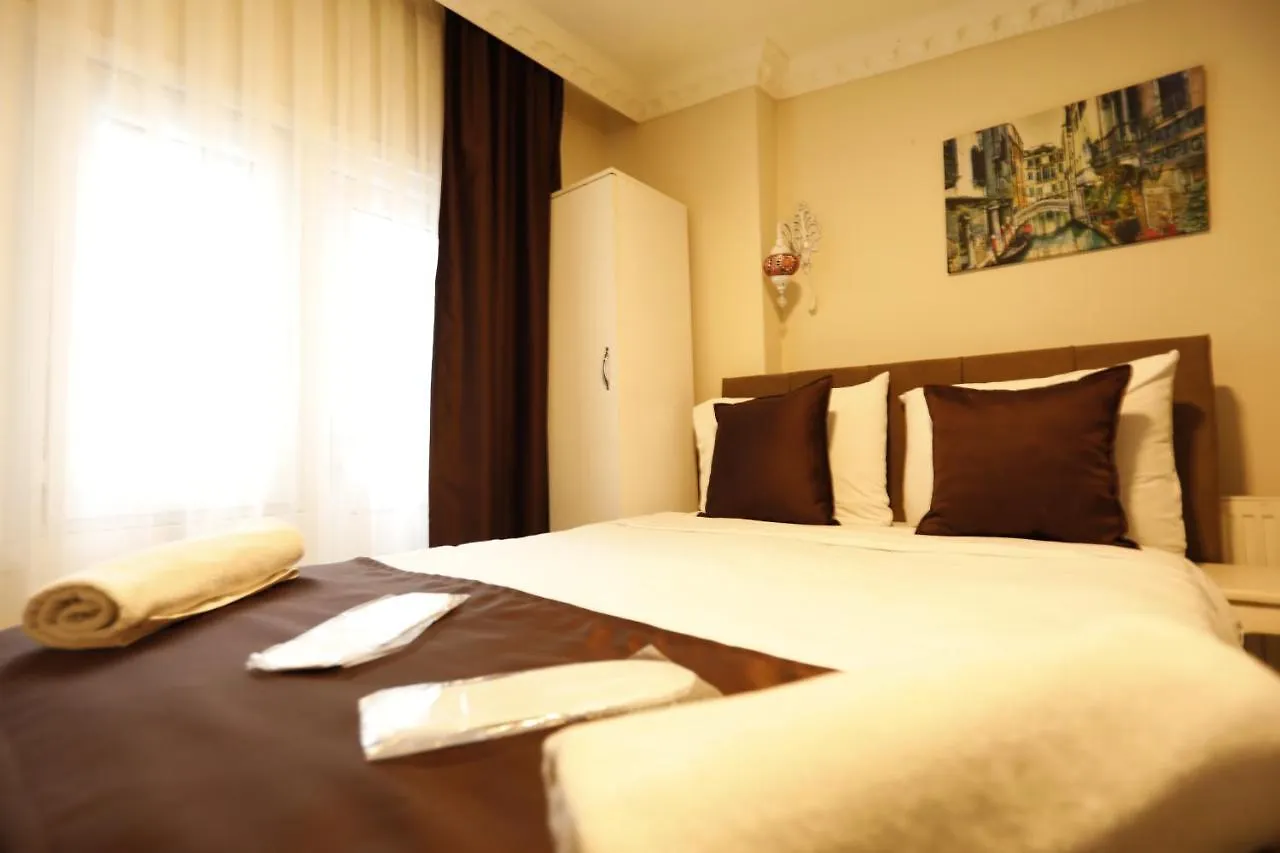 Hotel 61 Стамбул 2*,