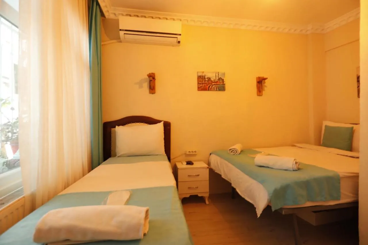 Hotel 61 İstanbul 2*,