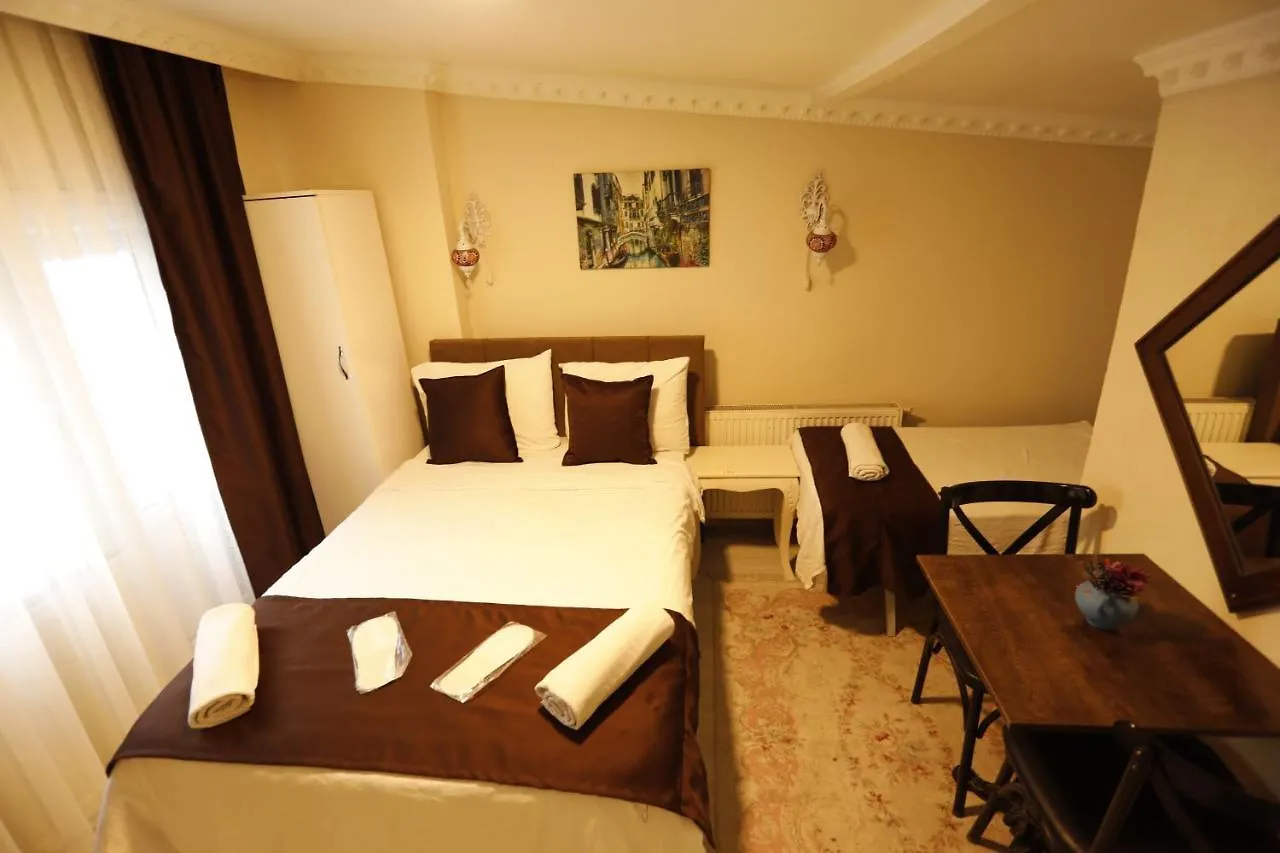 Hotel 61 İstanbul 2*,